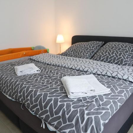 Apartamento Gemuetliches Familienhaus - Fuehlt Euch Wohl Oldenburg Exterior foto