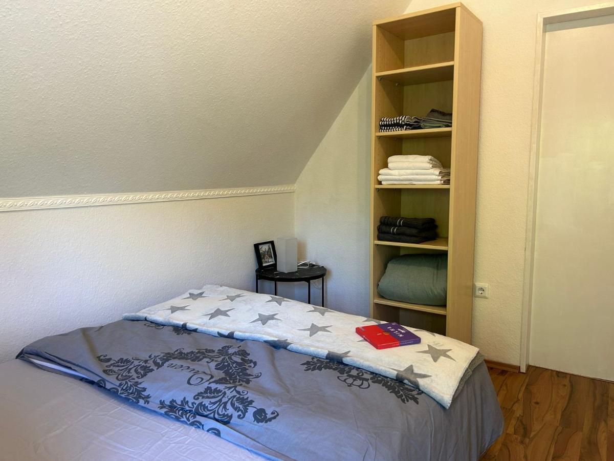 Apartamento Gemuetliches Familienhaus - Fuehlt Euch Wohl Oldenburg Exterior foto