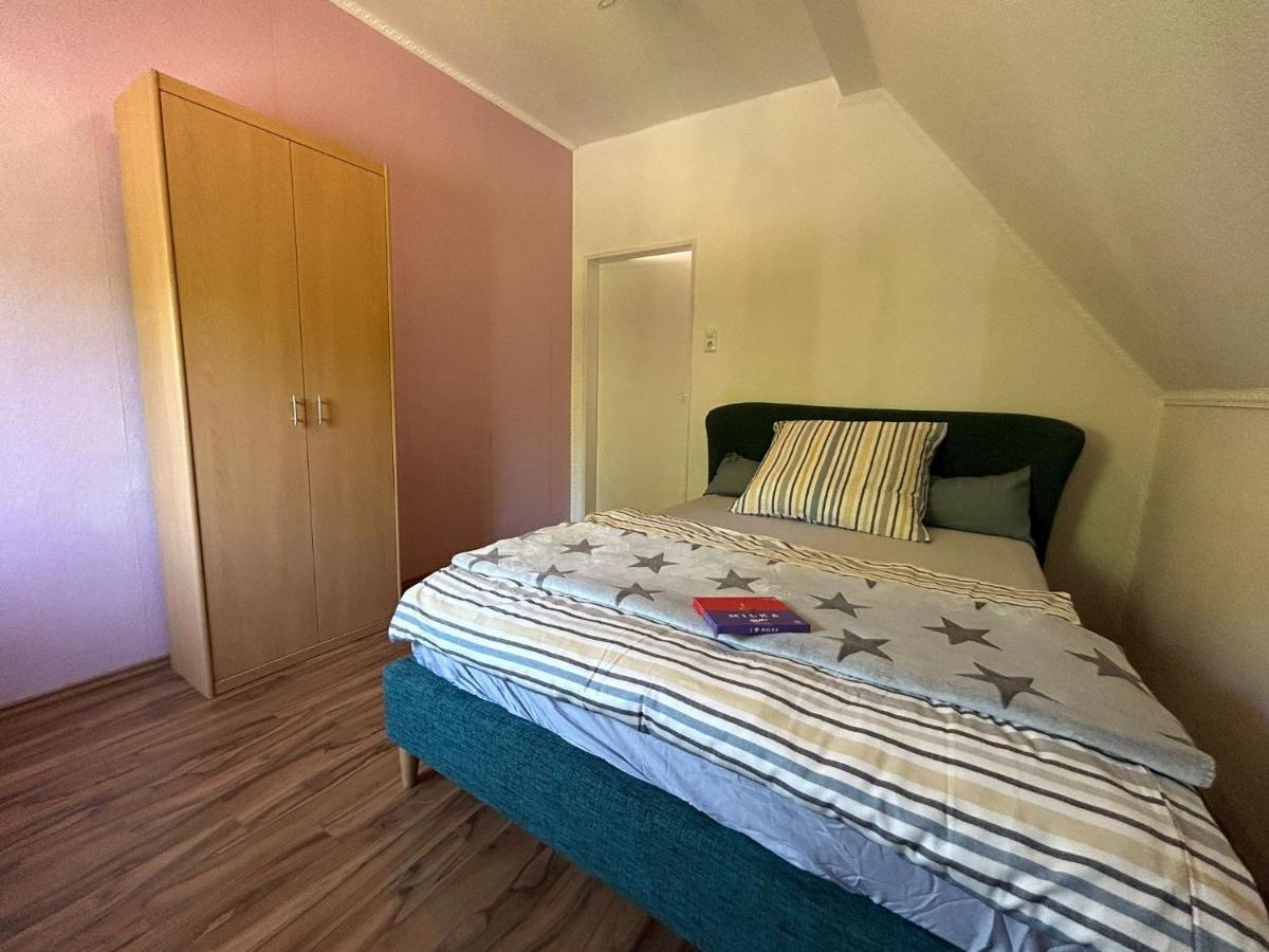 Apartamento Gemuetliches Familienhaus - Fuehlt Euch Wohl Oldenburg Exterior foto