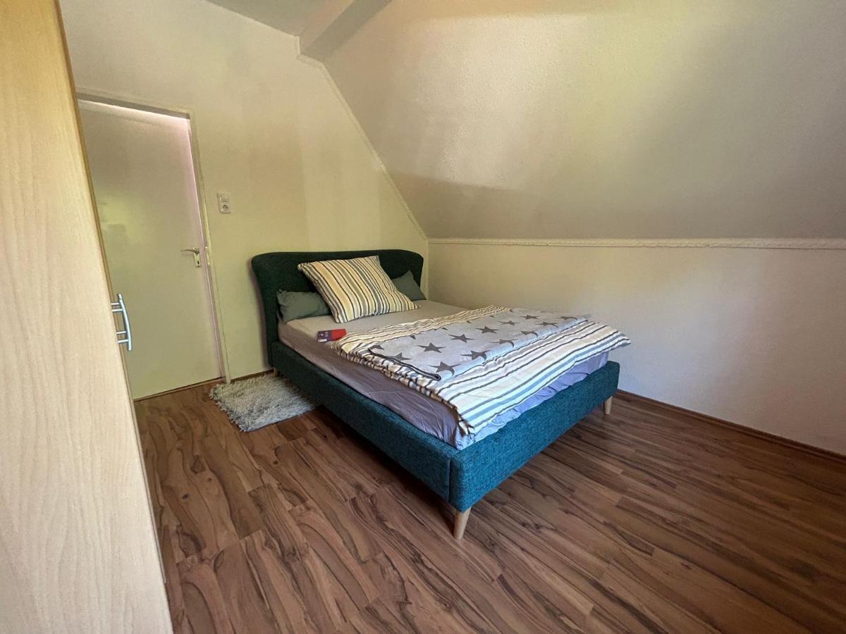 Apartamento Gemuetliches Familienhaus - Fuehlt Euch Wohl Oldenburg Exterior foto