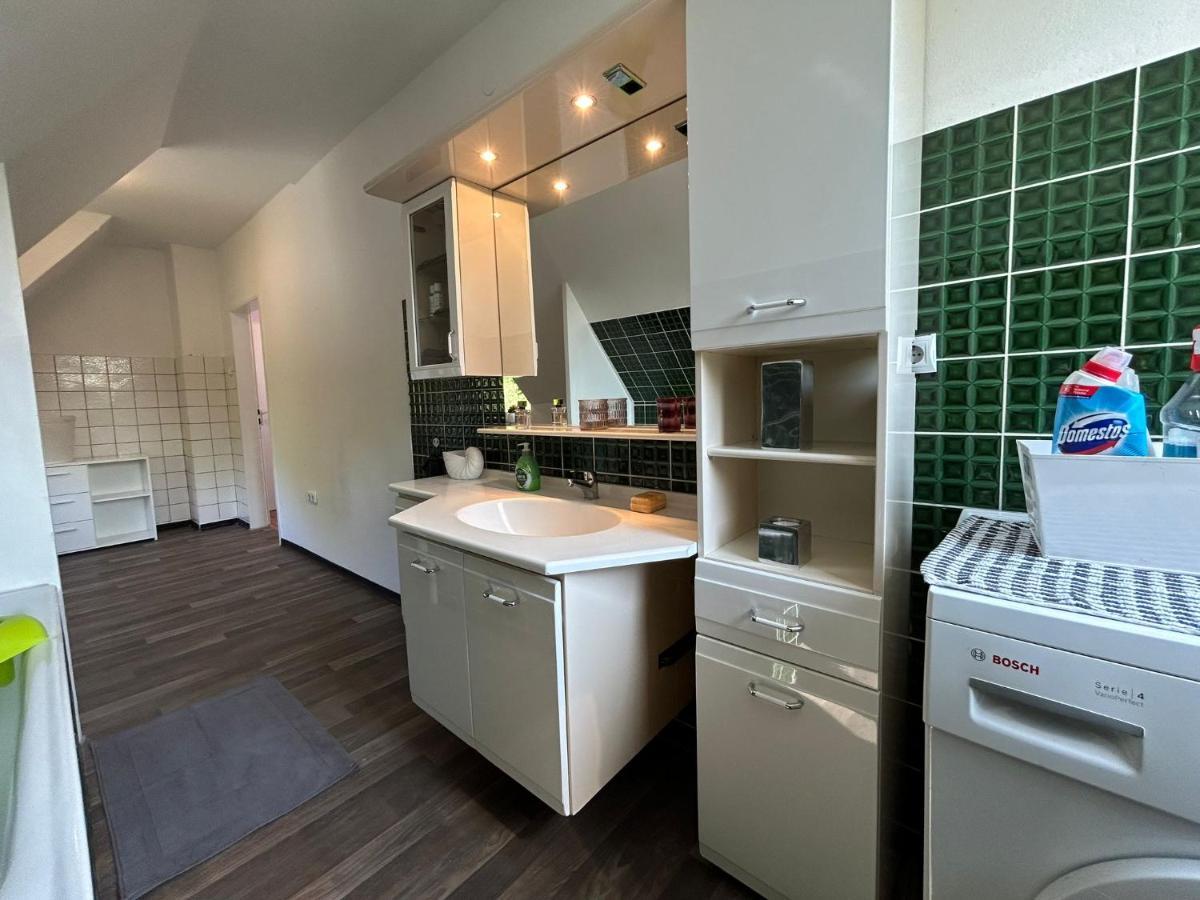 Apartamento Gemuetliches Familienhaus - Fuehlt Euch Wohl Oldenburg Exterior foto
