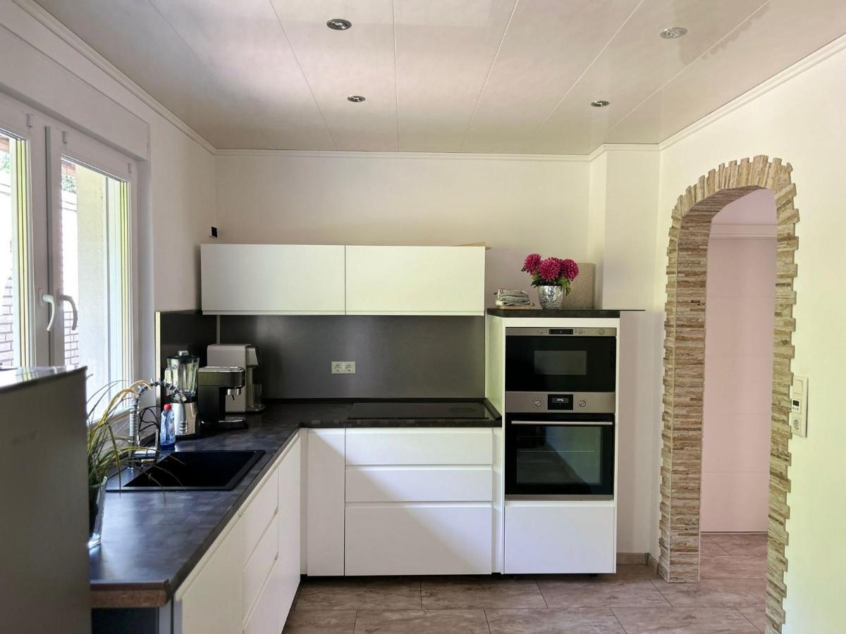 Apartamento Gemuetliches Familienhaus - Fuehlt Euch Wohl Oldenburg Exterior foto